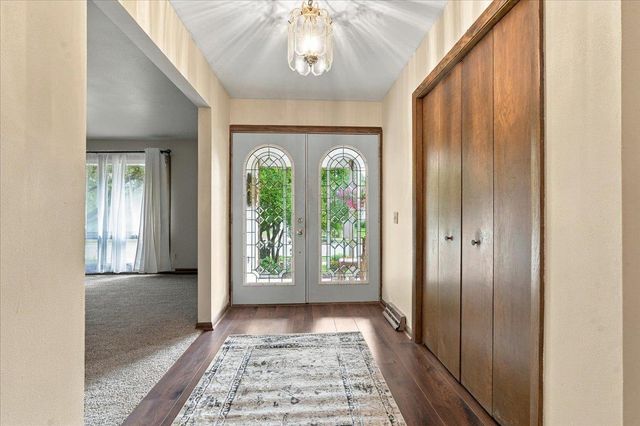 5302 Comanche Way, Madison, WI 53704