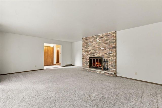 5302 Comanche Way, Madison, WI 53704