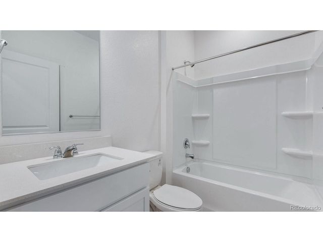 1018 Alpine St, Lochbuie, CO 80603