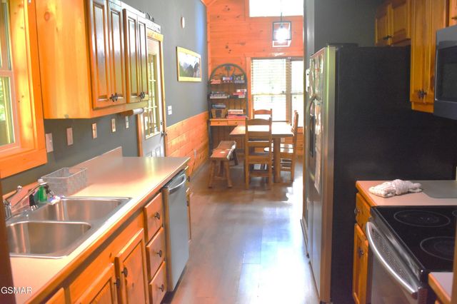 1722 Scenic Woods Way, Sevierville, TN 37876