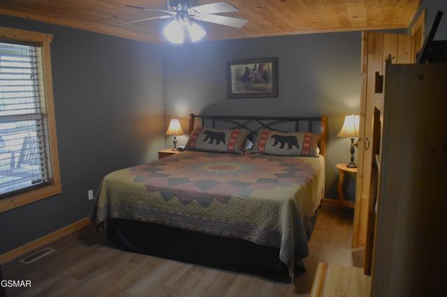 1722 Scenic Woods Way, Sevierville, TN 37876
