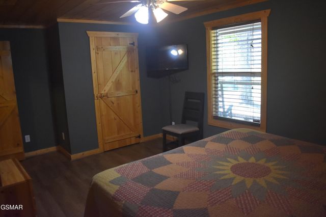 1722 Scenic Woods Way, Sevierville, TN 37876