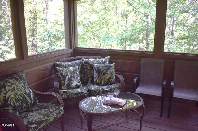 1722 Scenic Woods Way, Sevierville, TN 37876
