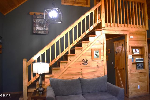 1722 Scenic Woods Way, Sevierville, TN 37876