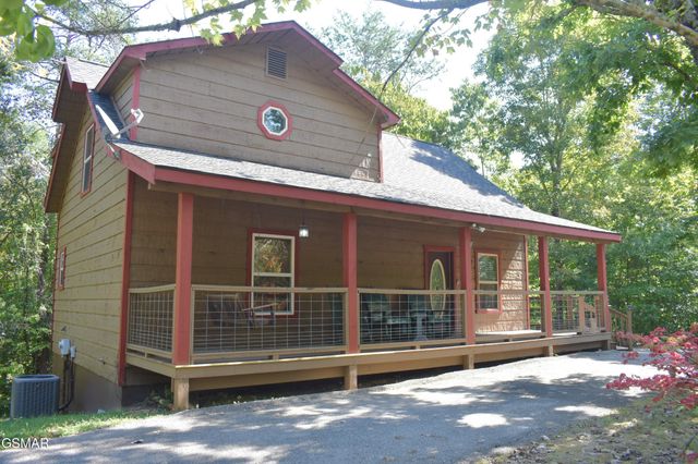1722 Scenic Woods Way, Sevierville, TN 37876