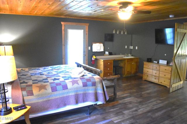 1722 Scenic Woods Way, Sevierville, TN 37876