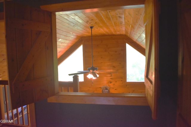 1722 Scenic Woods Way, Sevierville, TN 37876