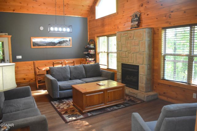 1722 Scenic Woods Way, Sevierville, TN 37876