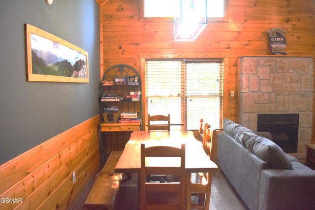 1722 Scenic Woods Way, Sevierville, TN 37876