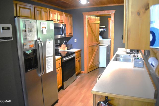 1722 Scenic Woods Way, Sevierville, TN 37876