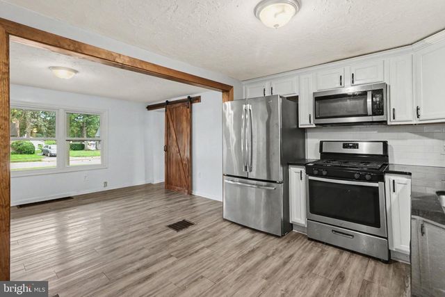 734 ELKWOOD DR, New Cumberland, PA 17070