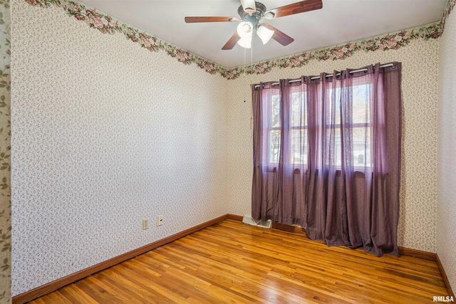 1025 N 13TH Street, Clinton, IA 52732