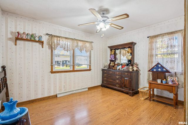 1025 N 13TH Street, Clinton, IA 52732