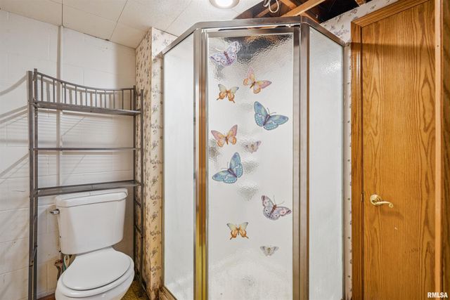 1025 N 13TH Street, Clinton, IA 52732