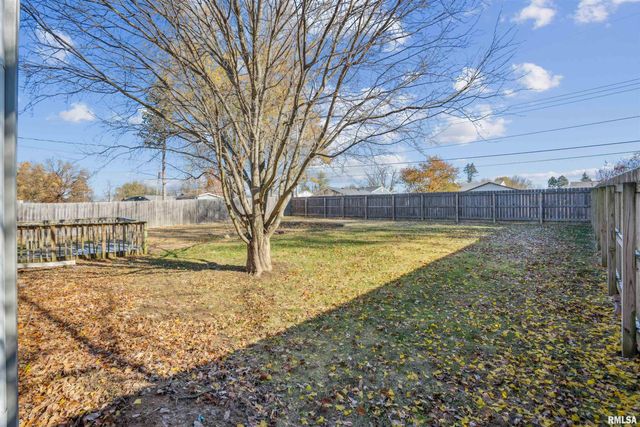 1025 N 13TH Street, Clinton, IA 52732