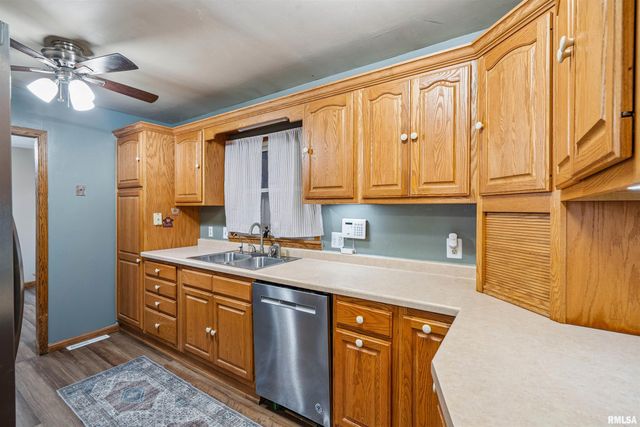 1025 N 13TH Street, Clinton, IA 52732