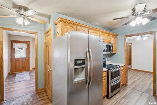 1025 N 13TH Street, Clinton, IA 52732