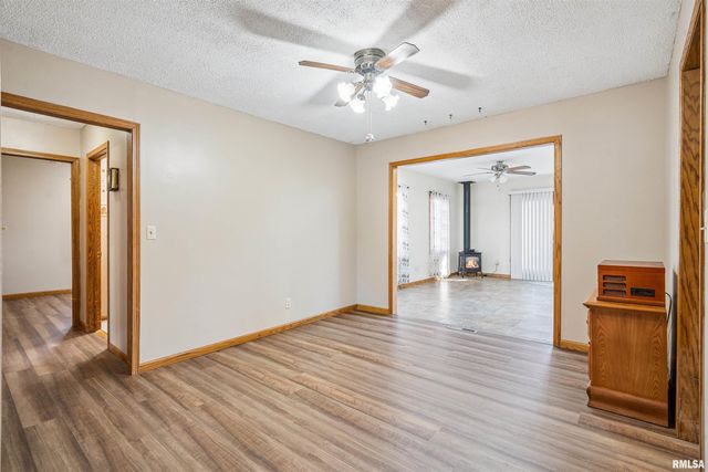 1025 N 13TH Street, Clinton, IA 52732