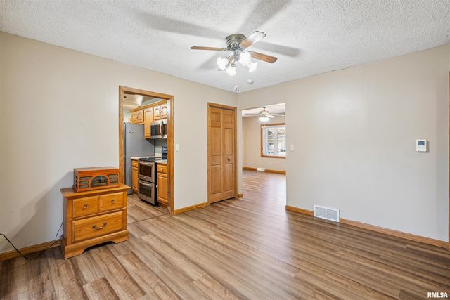 1025 N 13TH Street, Clinton, IA 52732