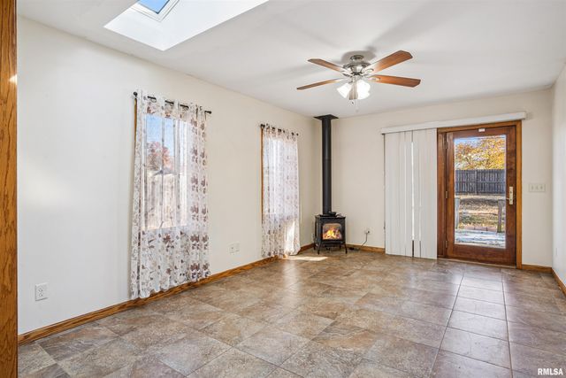 1025 N 13TH Street, Clinton, IA 52732