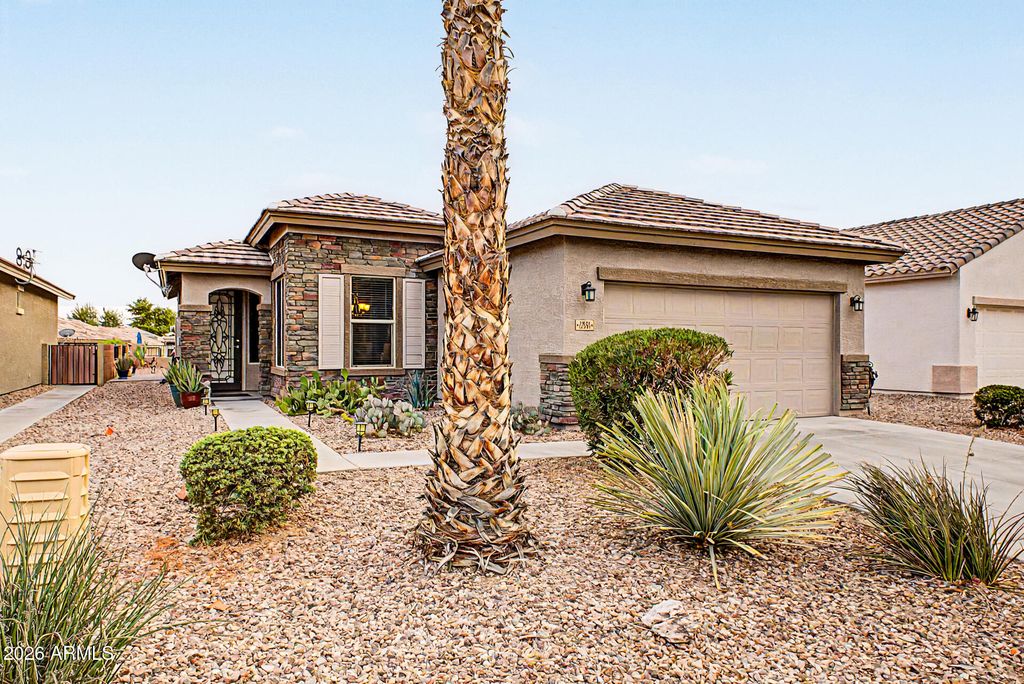 22585 W MOONLIGHT Path, Buckeye, AZ 85326 — photo 2