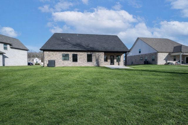 525 McGrath Dr, Smyrna, TN 37167