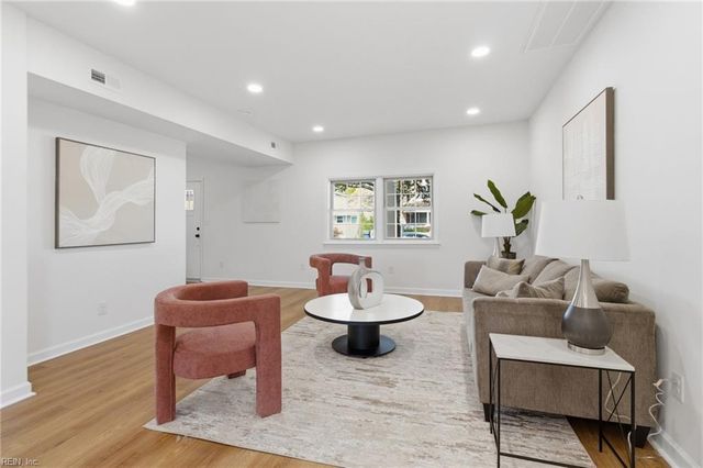 640 32nd ST, Newport News, VA 23607