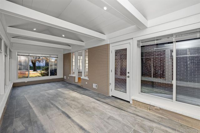 17240 Pontchartrain Blvd, Detroit, MI 48203