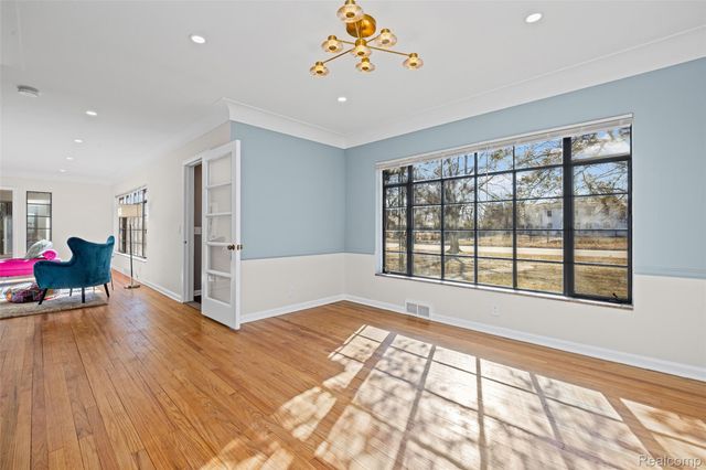 17240 Pontchartrain Blvd, Detroit, MI 48203