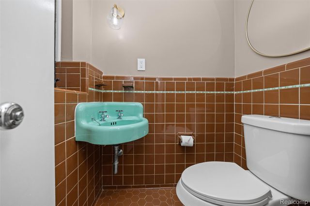 17240 Pontchartrain Blvd, Detroit, MI 48203