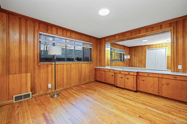 17240 Pontchartrain Blvd, Detroit, MI 48203