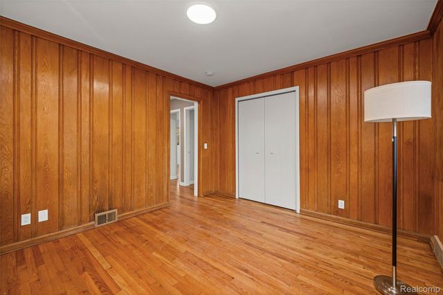 17240 Pontchartrain Blvd, Detroit, MI 48203