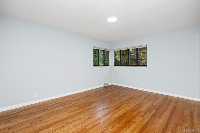 17240 Pontchartrain Blvd, Detroit, MI 48203