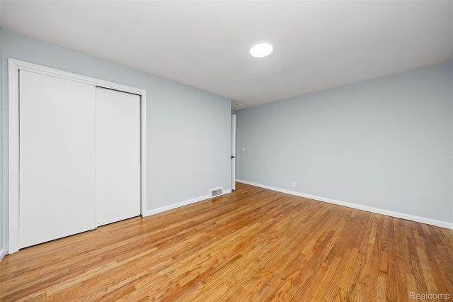 17240 Pontchartrain Blvd, Detroit, MI 48203