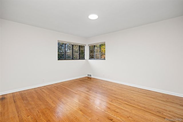 17240 Pontchartrain Blvd, Detroit, MI 48203