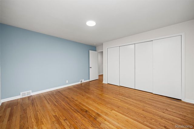 17240 Pontchartrain Blvd, Detroit, MI 48203