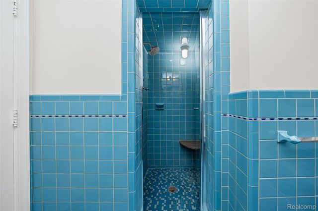 17240 Pontchartrain Blvd, Detroit, MI 48203