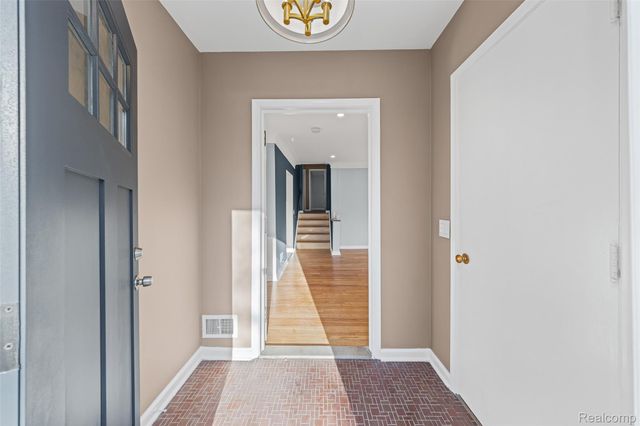 17240 Pontchartrain Blvd, Detroit, MI 48203