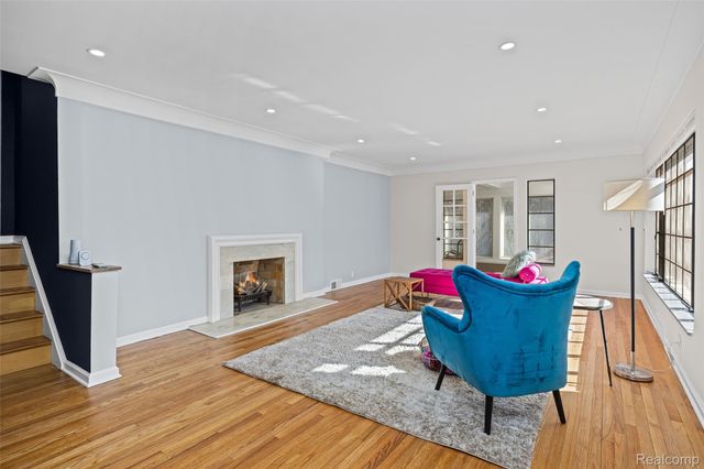 17240 Pontchartrain Blvd, Detroit, MI 48203