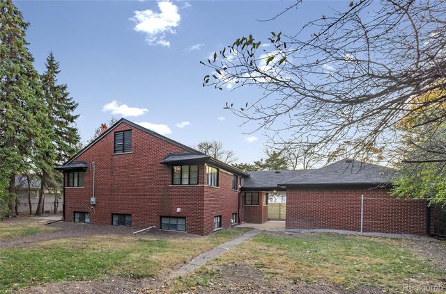 17240 Pontchartrain Blvd, Detroit, MI 48203