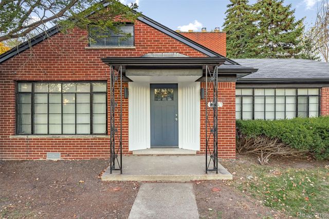 17240 Pontchartrain Blvd, Detroit, MI 48203