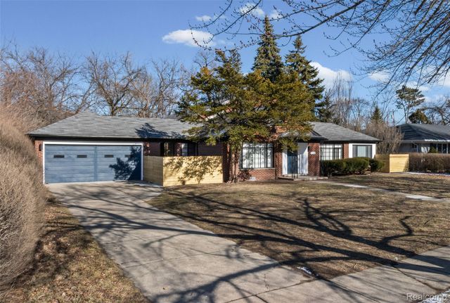 17240 Pontchartrain Blvd, Detroit, MI 48203