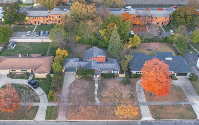 17240 Pontchartrain Blvd, Detroit, MI 48203