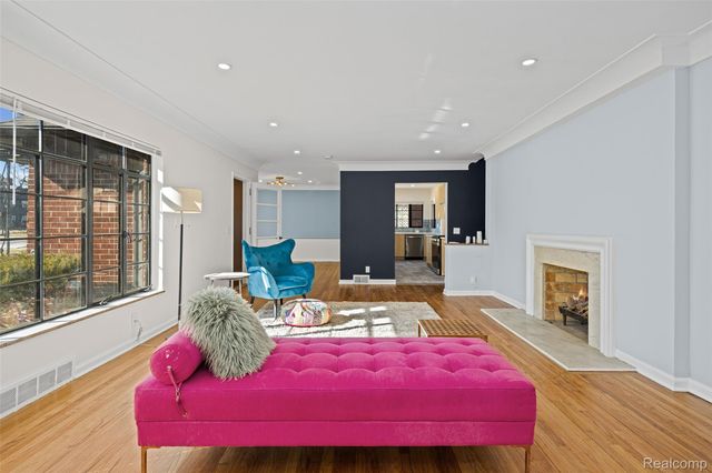 17240 Pontchartrain Blvd, Detroit, MI 48203