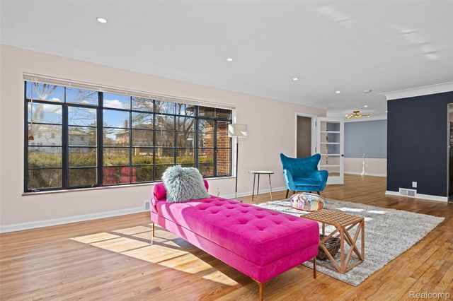 17240 Pontchartrain Blvd, Detroit, MI 48203