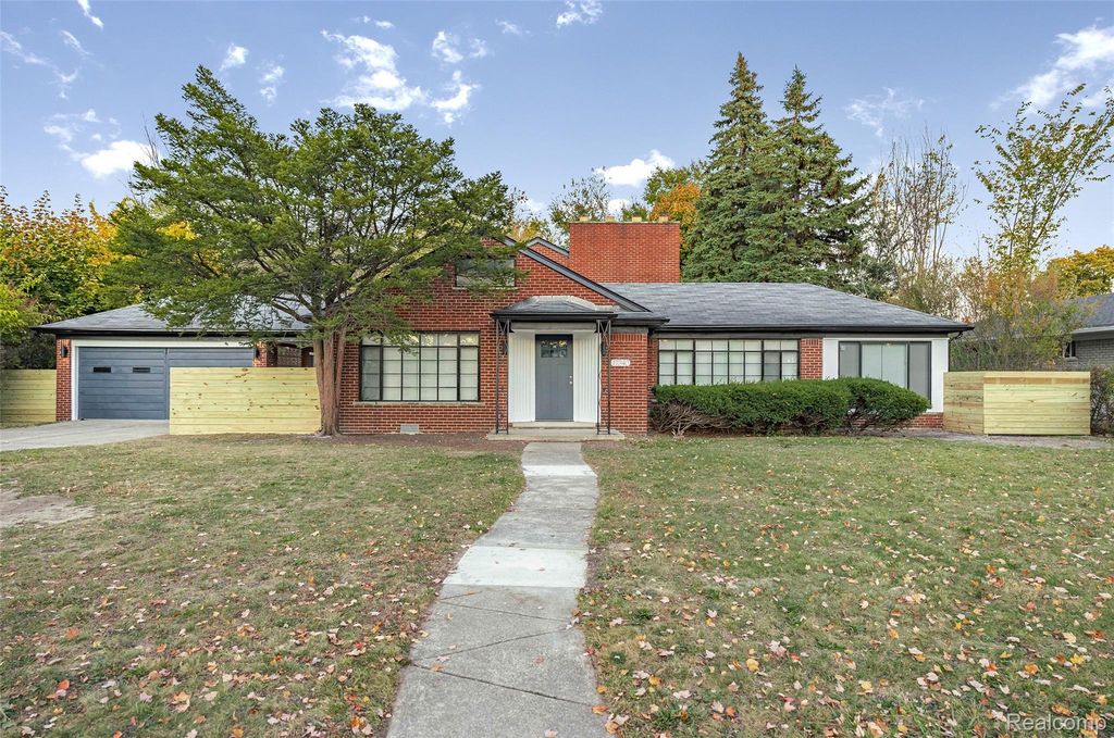 17240 Pontchartrain Blvd, Detroit, MI 48203