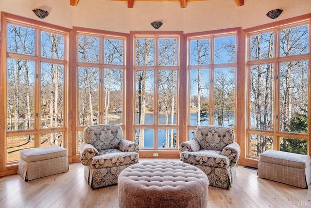 104 Arbor Lane, Huddleston, VA 24104