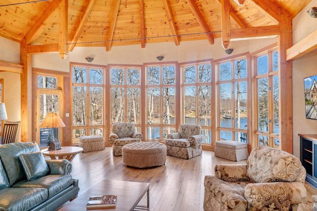 104 Arbor Lane, Huddleston, VA 24104