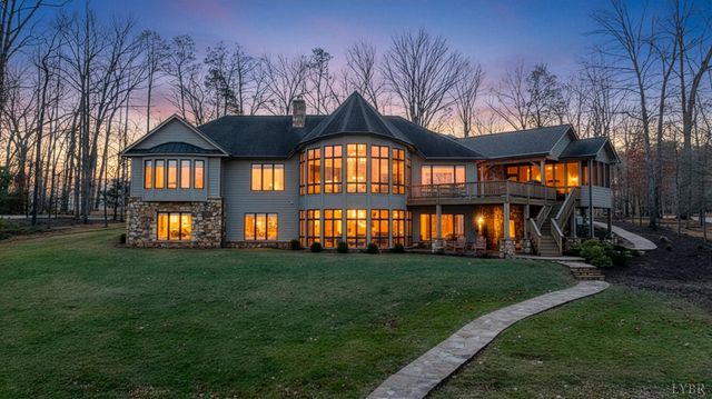 104 Arbor Lane, Huddleston, VA 24104