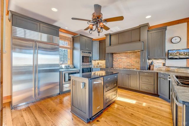 104 Arbor Lane, Huddleston, VA 24104